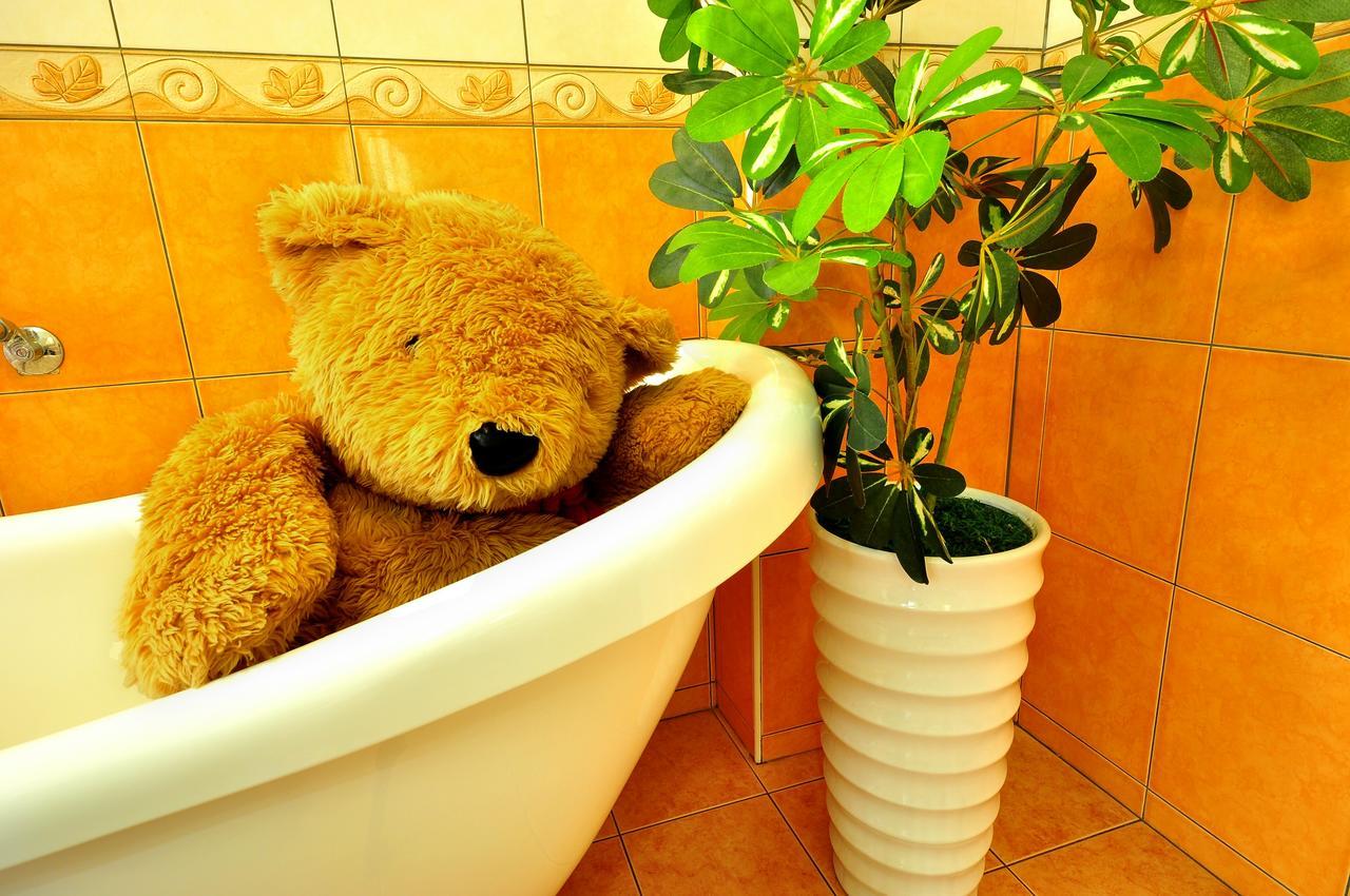 Happy Orange Homestay Yilan Buitenkant foto